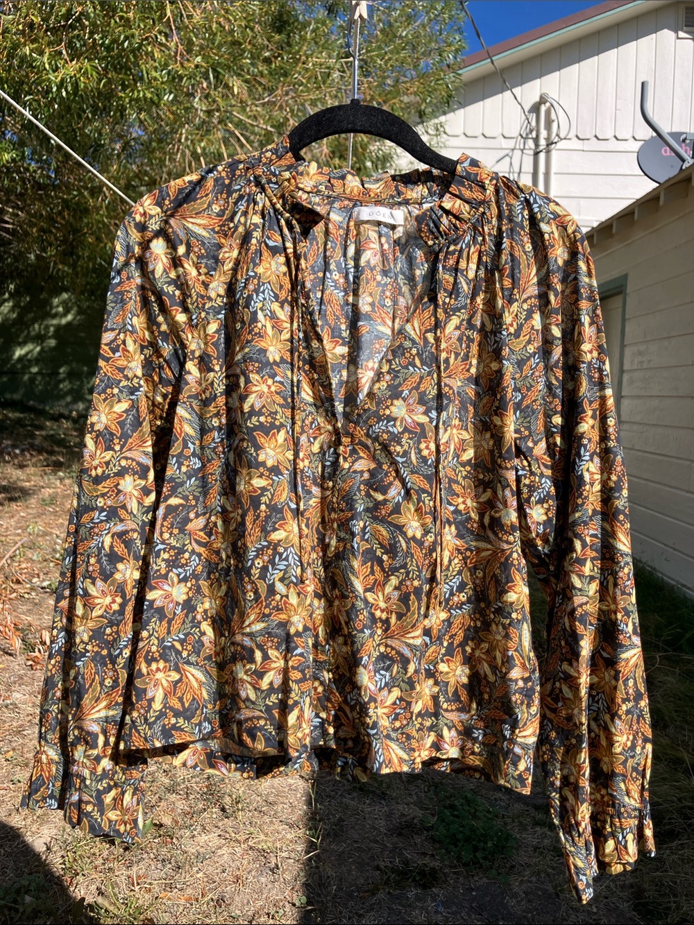 Doen Black Floral Long-Sleeve Blouse